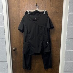 Lynx Women's Black Scrub Set size medium